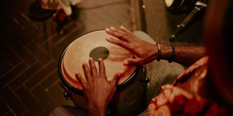Dhaniṣṭhā Nakṣatra: el tambor que marca el pulso de la abundancia