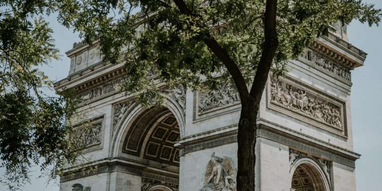 Viśākhā Nakṣatra: el arco doble y la voluntad de alcanzar la meta